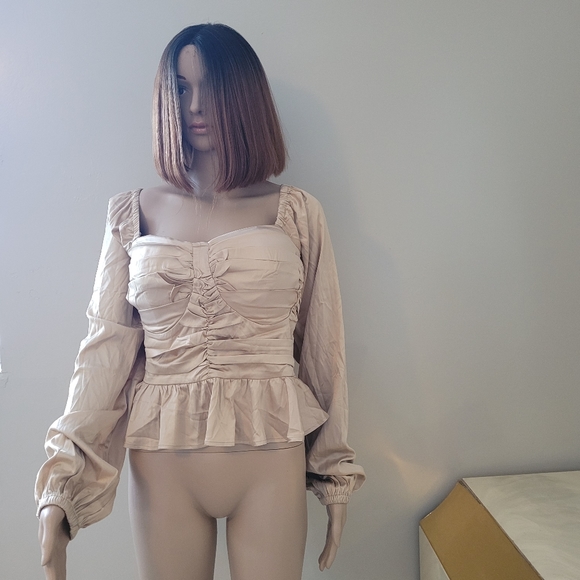 Champagne Pleated Long Sleeve Satin Peplum Top - Picture 5 of 8